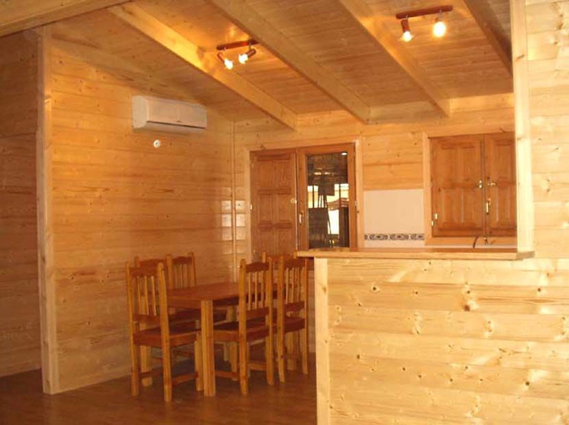 casa prefabricada en madera Arándano de Casas Carbonell comedor