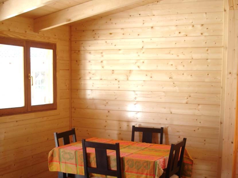 casa prefabricada de madera Nogal de Casas Carbonell comedor